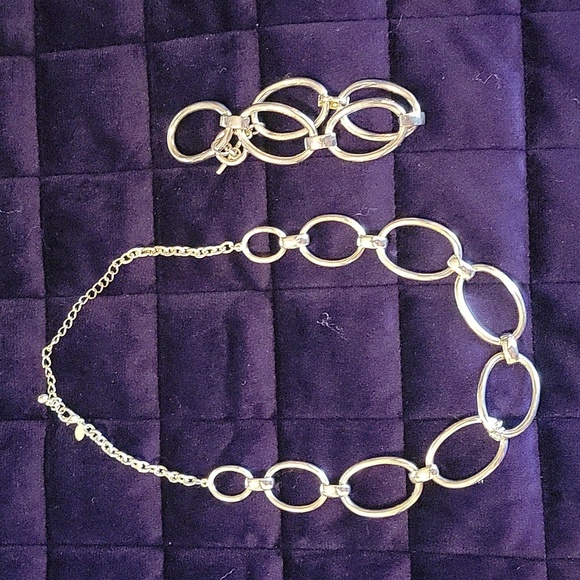 Elegant Silver Chain Necklace and Bracelet Set Premier Designs-Gilford - Picture 12 of 14